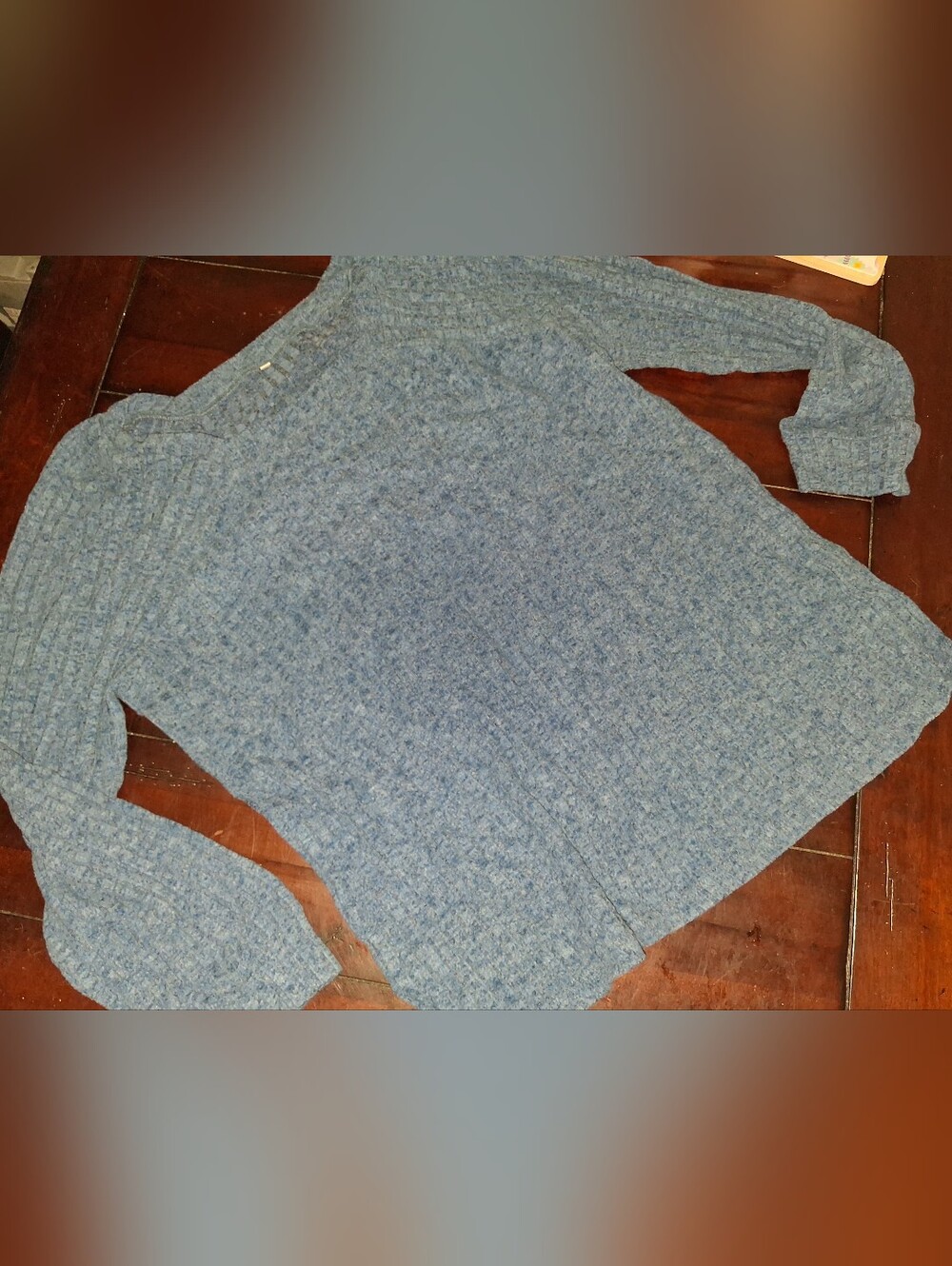 Women’s Crewneck Sweater in Heathered Blue